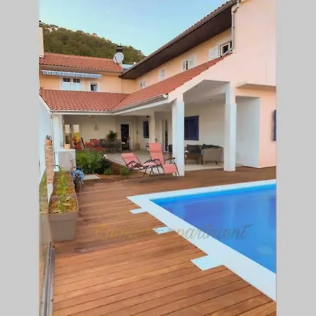 Seaview Pool Apartment-lumiere, Island Hvar-gdinj Apartmán