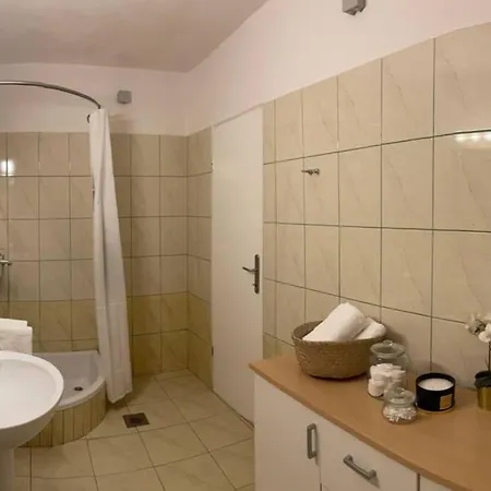 Seaview Pool Apartment-lumiere, Island Hvar-gdinj