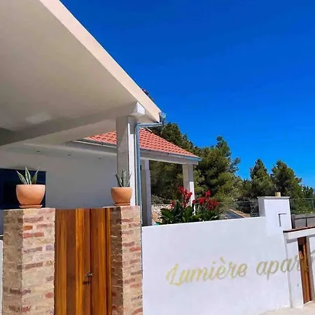 Seaview Pool Apartment-lumiere, Island Hvar-gdinj Apartmán Gdinj