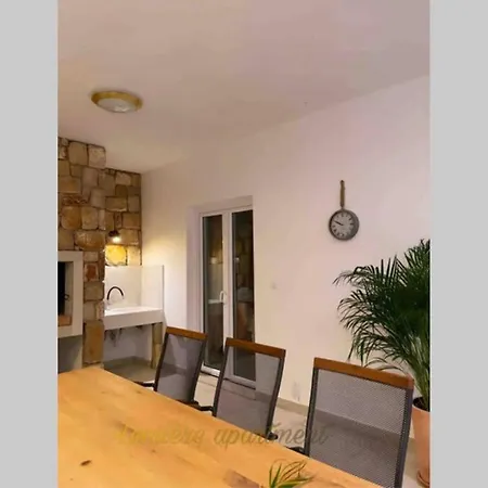 Seaview Pool Apartment-lumiere, Island Hvar-gdinj