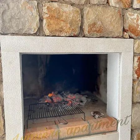 Seaview Pool Apartment-lumiere, Island Hvar-gdinj Gdinj