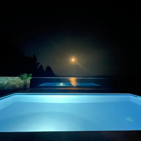 Seaview Pool Apartment-lumiere, Island Hvar-gdinj Apartmán *