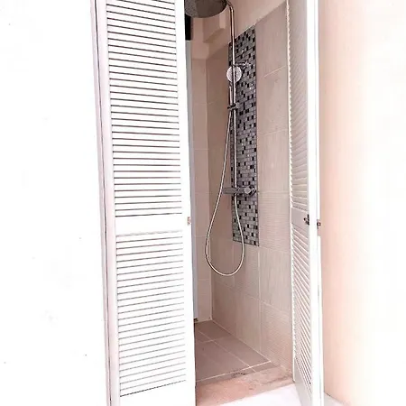 Seaview Pool Apartment-lumiere, Island Hvar-gdinj Apartmán