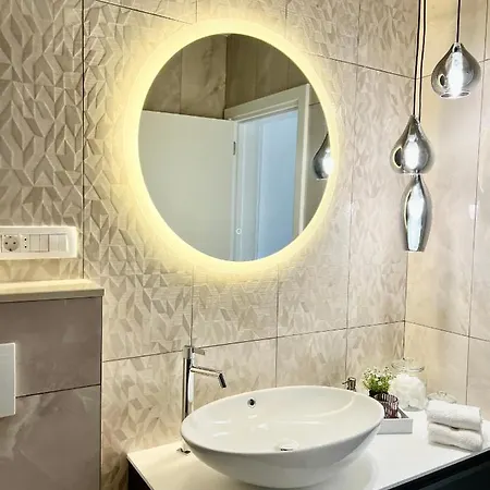 Seaview Pool Apartment-lumiere, Island Hvar-gdinj Gdinj