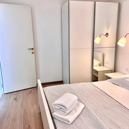 Seaview Pool Apartment-lumiere, Island Hvar-gdinj Apartmán