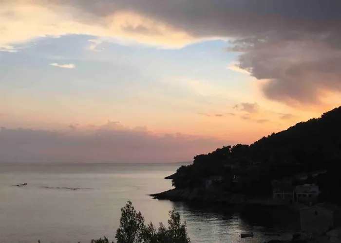 Seaview Pool Apartment-lumiere, Island Hvar-gdinj Gdinj