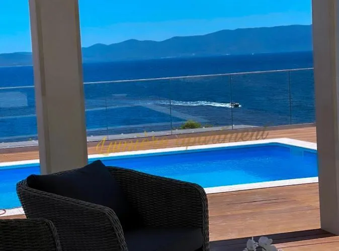 Seaview Pool Apartment-lumiere, Island Hvar-gdinj *