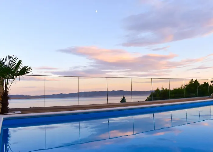 Seaview Pool Apartment-lumiere, Island Hvar-gdinj Gdinj