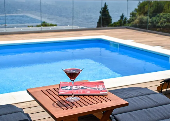 Seaview Pool Apartment-lumiere, Island Hvar-gdinj Gdinj