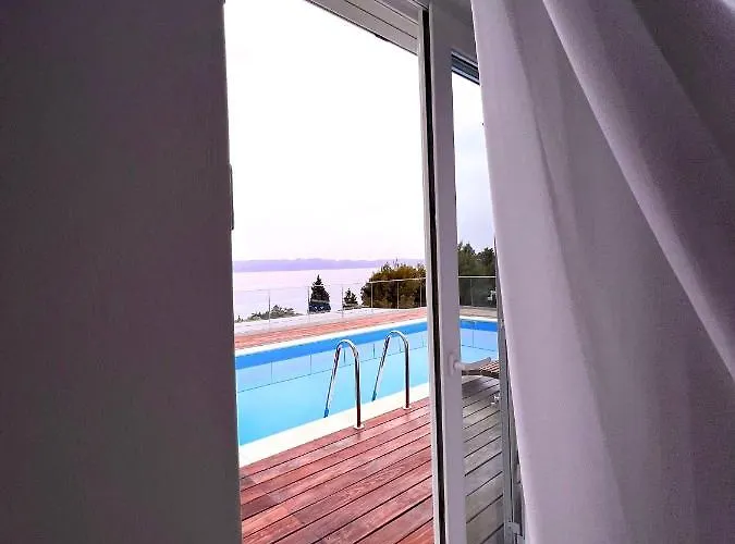 Seaview Pool Apartment-lumiere, Island Hvar-gdinj Gdinj