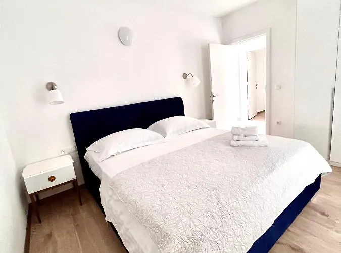Seaview Pool Apartment-lumiere, Island Hvar-gdinj Gdinj