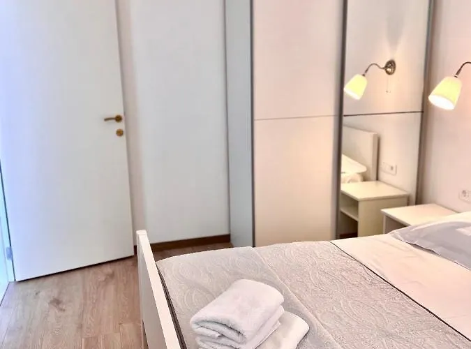 Seaview Pool Apartment-lumiere, Island Hvar-gdinj דירה