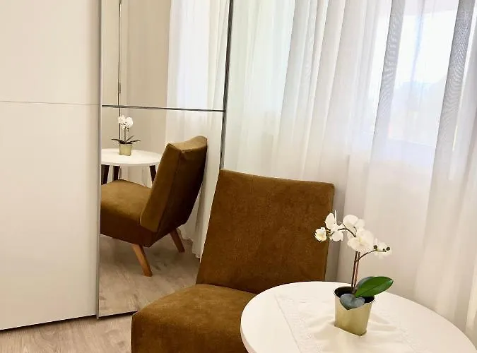 Seaview Pool Apartment-lumiere, Island Hvar-gdinj Gdinj
